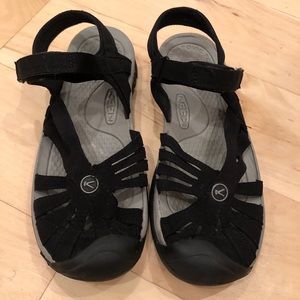 Keen Rose Closed Toe Sandals